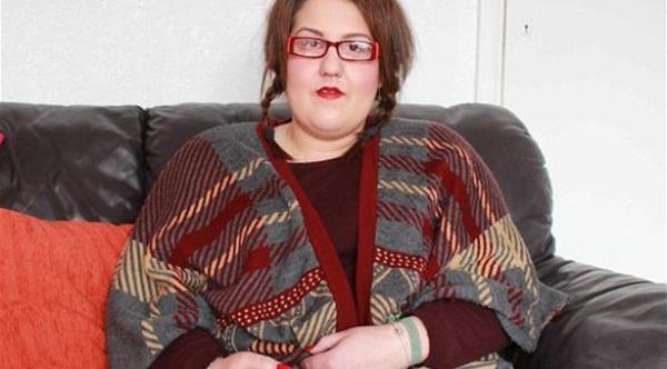 اتصلت تستفسر عن فاتورة الهاتف فتحرش بها عبر واتس آب