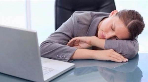 النعاس المستمر.. علام يدل؟