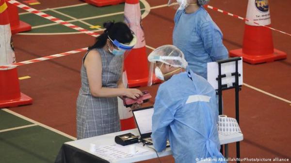 كورونا ينتشر بين المطعمين في سنغافورة.. أمر عادي أم ناقوس خطر؟