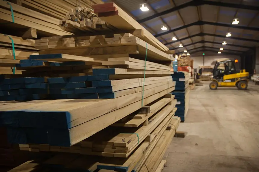 المغرب يحقق في "إغراق" صيني وإندونيسي يهدد قطاع الخشب الوطني بالإفلاس