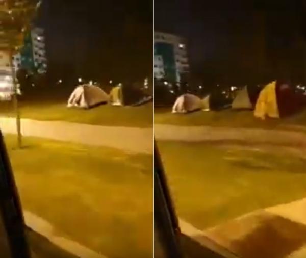 زوار تطوان يبيتون في الشوارع والساحات