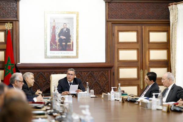 أخنوش يوقع على قرارات تُفعل مرسوم القانون الإطار للاستثمار