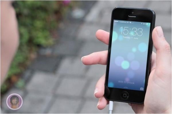 آبل تعيد أموال مستخدمي "آي أو إس 7"