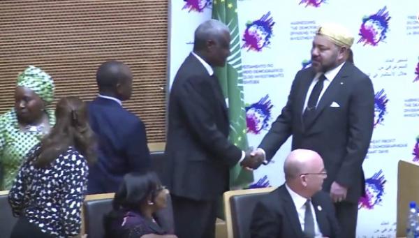 الملك محمد السادس يهنئ موسى فقي