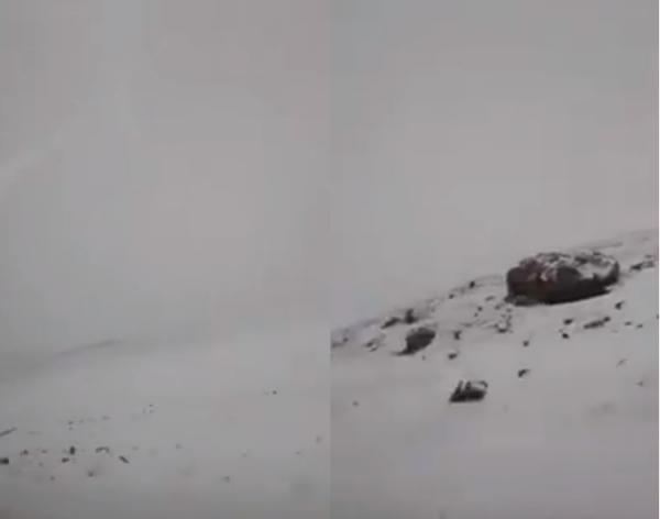 الثلوج تكسو الطريق الرابطة بين أزرو و ميدلت