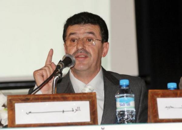 المغرب التطواني يجمد عقود 13 لاعبا