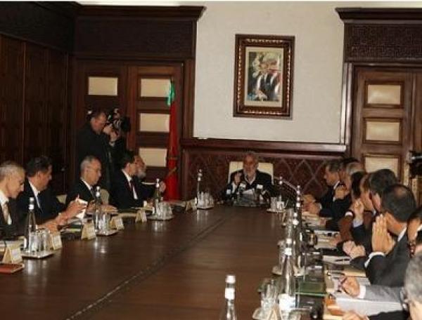 صحف اليوم: بنكيران يجتاز امتحان البرنامج الحكومي و سفينة بانامية تستنفر الأمن المغربي