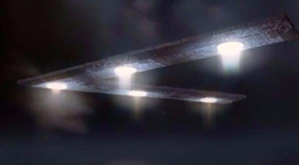 هل صنعت الحكومة الأمريكية هذه الطائرة بتقنيات فضائية؟