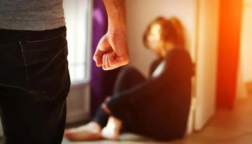 جريمة في شهر العسل.. رجل يضرب زوجته حتى الموت بعد أيام من الزواج!