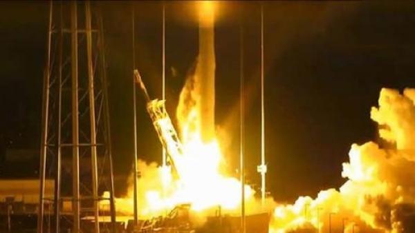 مـاذا كان يحملُ صاروخ ناسا الذي انفجر فـورَ إطلاقه ؟