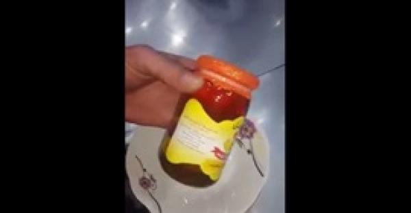 بالفيديو.. طريقة عجيبة لاكتشاف العسل الأصلي من المغشوش