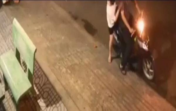 حصد ملايين المشاهدات.. حقيقة فيديو إنقاذ فتاة شجاعة لصديقها من عملية "كريساج" قيل أنها حدثت بالمغرب