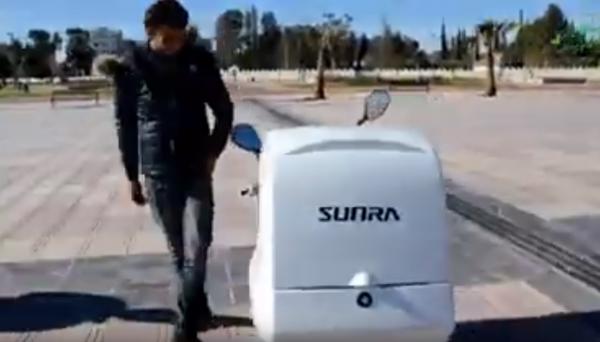 أول تصريح لهشام صاحب خدمة "نتسخر ليك" بعد توصله بدراجة نارية كهدية من مومو