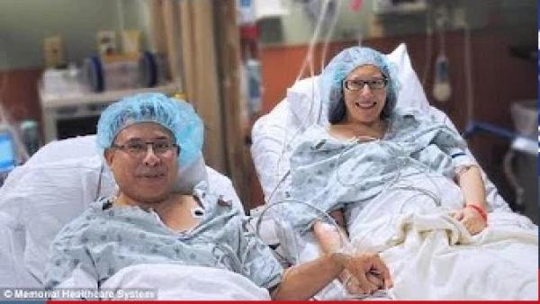 بالفيديو: يُهدي كليته لزوجته في ذكرى زواجهما