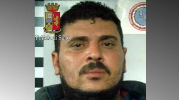 مصري يضرم النار في زوجته المغربية بايطاليا و هذا ما فعله بعد جريمته (فيديو)