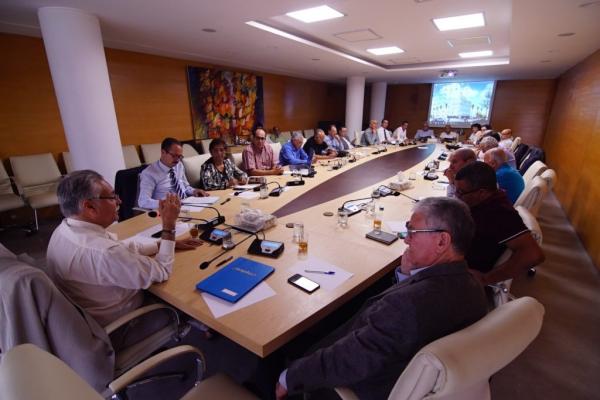 بنعبدالله ينهج سياسة " الأرض المحروقة " و غالبية أعضاء الحزب يلوحون بالهجرة عقبة الغضبة الملكية