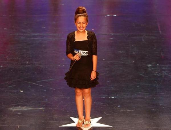 بالفيديو : طفلة مغربية تبهر لجنة تحكيم "عرب غوت تالنت" بأغنية لكوكب الشرق