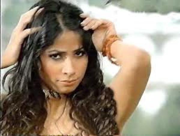 روبي تطعن في الحكم الصادر بحبسها سنة