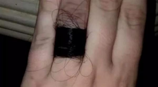 لن تصدق ماذا قدم شاب لخطبة حبيبته