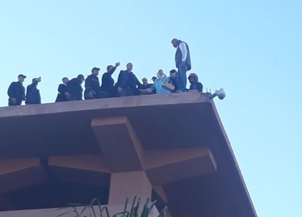 هكذا نجحت الأم في إقناع ابنها الشرطي بالعدول عن رمي نفسه من سطح ولاية أمن مراكش