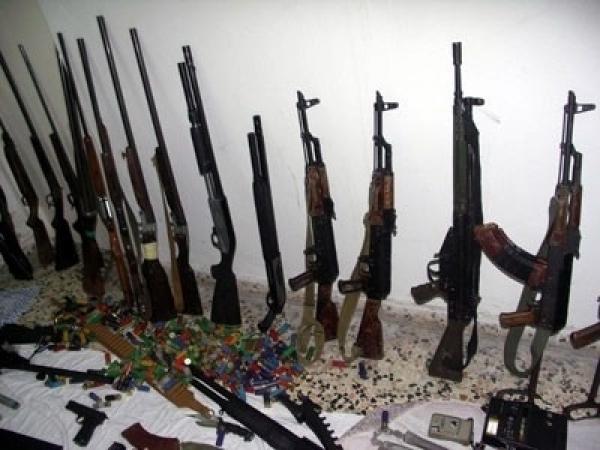 في عملية نوعية..الإيقاع بعصابة خطيرة تنشط في الاتجار الدولي في الأسلحة بالصحراء المغربية