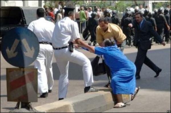 الأمن المصري يستعد لقمع المحتجين في يوم الغضب