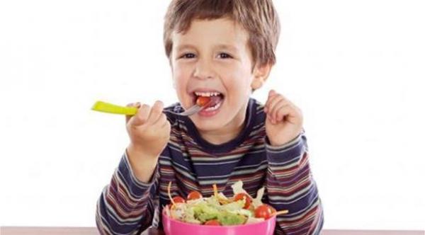 إمساك الأطفال يستلزم العلاج المبكر