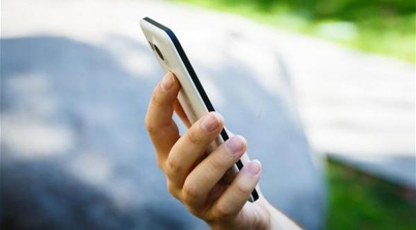 تقرير: مستخدمو الموبايل سيتجاوزون من تصلهم الكهرباء عام 2020