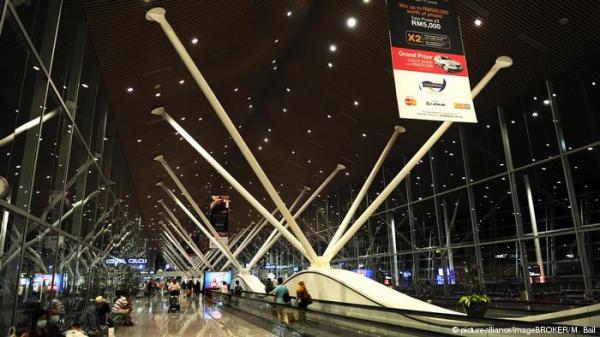 لاجئ سوري علق في مطار ماليزي.. وحصل على إقامة دائمة في كندا!