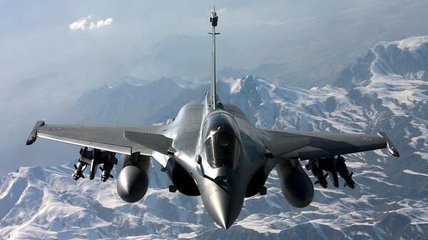 مقاتلات فرنسية تشنّ هجماتها الأولى ضد "داعش" بالعراق