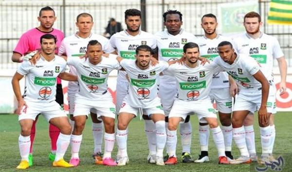 الخارجية ترفض الترخيص لطائرة تقل جماهير جزائرية دخول المغرب