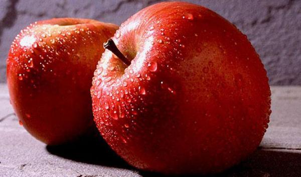 تفاحة يوميا تبعدك عن الطبيب وتكافح الكولسترول للذين تعدوا الخمسين