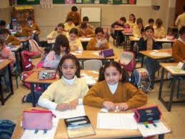 انطلاق عملية تقويم المستلزمات الدراسية  برسم الموسم الدراسي 2011-2012 