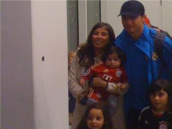 وهيبة زوجة ريبيري الجزائرية تظهر بصحبة كريستيانو رونالدو