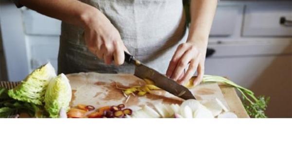 6 أسباب تجبرك على تناول العشاء بالمنزل