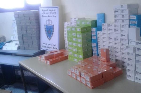 مسؤولون جمركيون كبار بمطار محمد الخامس قد يبيتون في "عكاشة" بسبب شحنة هواتف قيمتها 4 مليارات