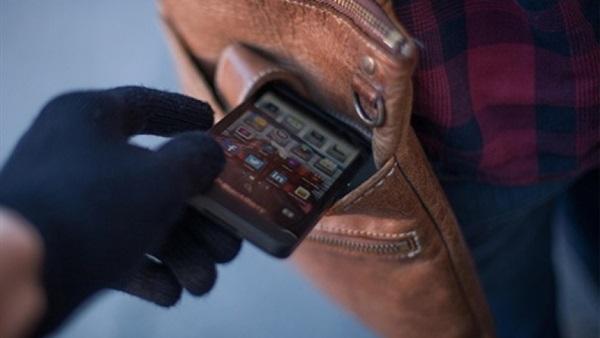 الشرطة الفرنسية تسقط عصابة مغربية تسرق الهواتف الثمينة وتسوقها بالمغرب