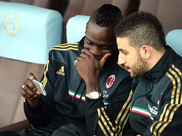 تاعرابت يطلق تصريحات غريبة ضد بالوتيلي 