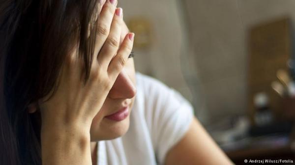 الصداع النصفي عند النساء قد يضعف قلوبهن