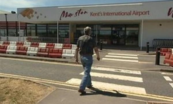 بريطانية تشتري مطاراً بجنيه واحد