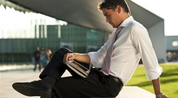  وضع الساق على الأخرى يضغط على الأوردة 