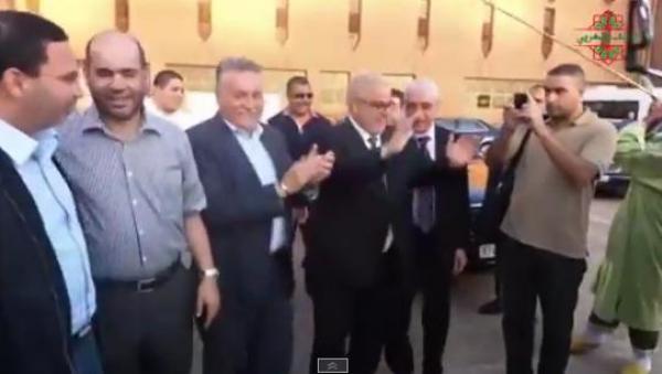 غريب، هذا ما طلبه بنكيران لفرقة الدقة المراكشية التي استقبلته بمراكش