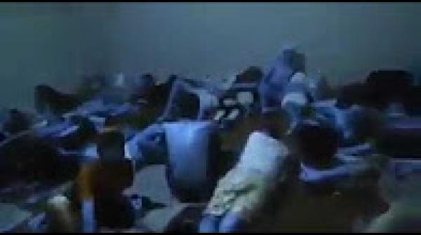 تسريب فيديو صادم لشبان مغاربة في وضعية مهينة بليبيا وهم يناشدون الملك لاعادتهم