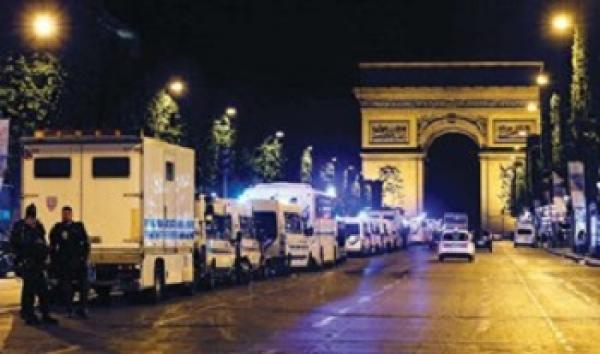 «صداقة مونديالية» في قصر الإليزيه بين فرنسا وألمانيا