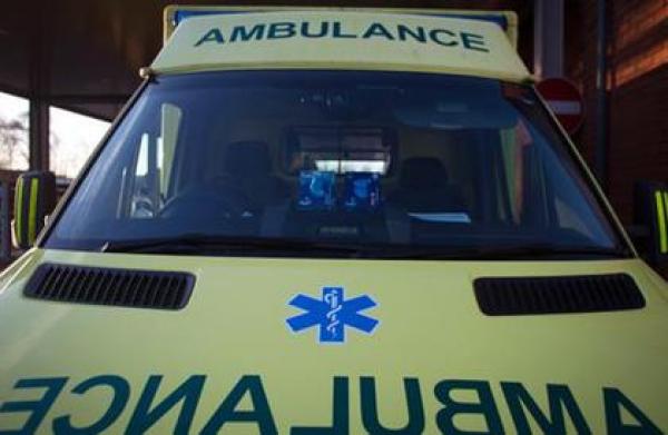 بريطانية تتصل بالطوارئ لتشكو ألم قدميها.. بعد التسوق!