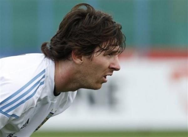 ميسي: لهذا السبب أفشل مع الأرجنتين