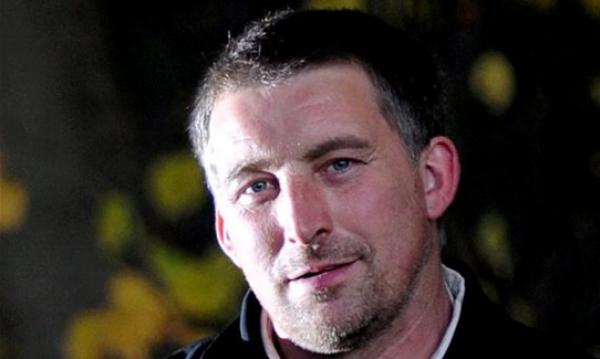 يعيش بجمجمة مثقوبة... لانشغال الأطباء