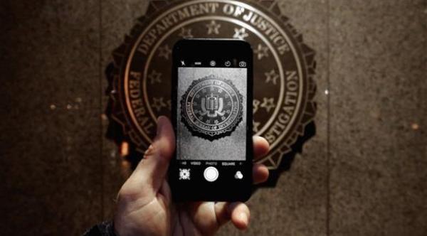 الشركة المسؤولة عن فك تشفير هاتف الإرهابي تعمل لصالح أبل