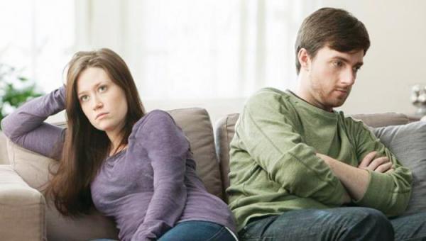 سيدة تطلب الطلاق لأن زوجها "لا يتشاجر" معها!