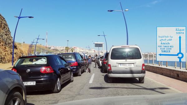 غرامات مالية في انتظار أصحاب السيارات بمعبر باب سبتة